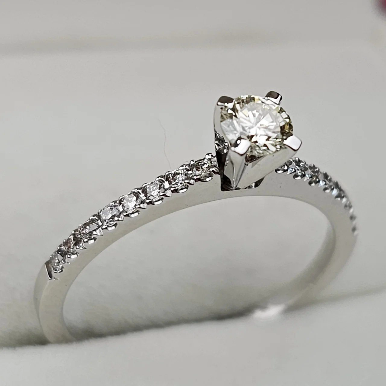 Кольцо Deimantas 108599957 17,5р 1,91гр 0,4ct. купить,NaN