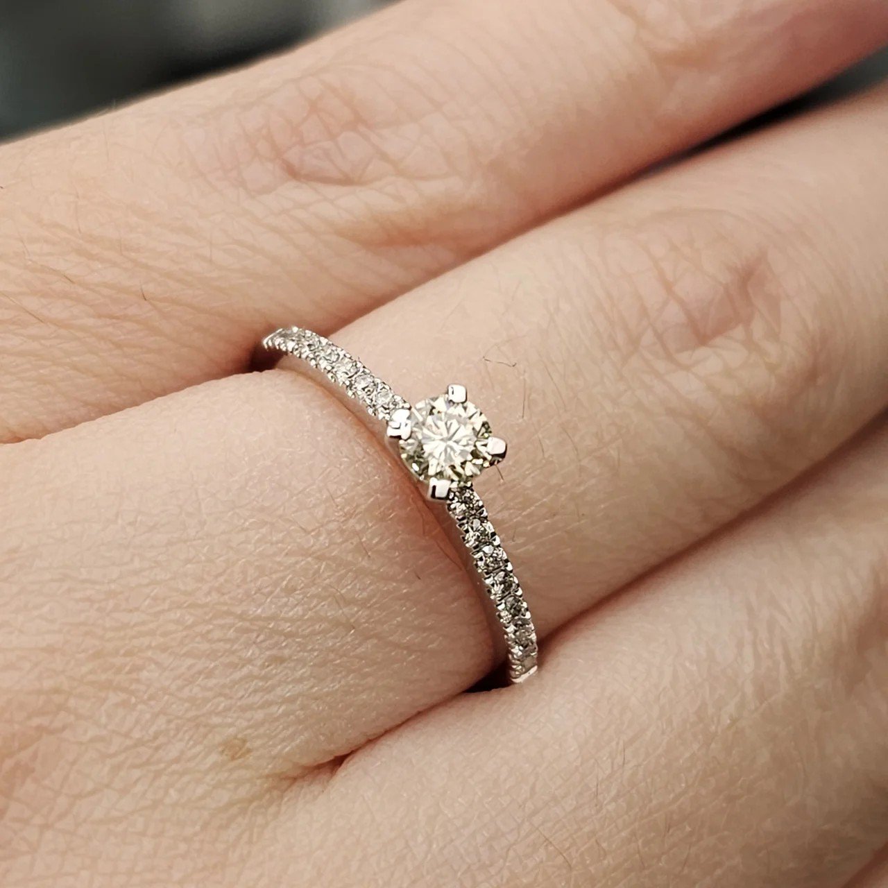 Кольцо Deimantas 108599957 17,5р 1,91гр 0,4ct. купить,NaN