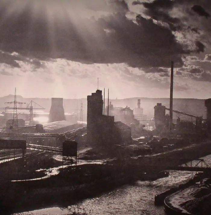 Melanie DE BIASIO — Blackened Cities