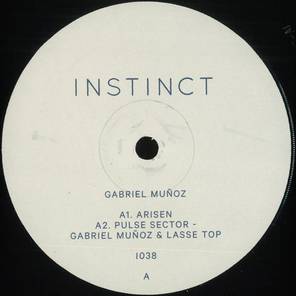 Лицевая сторона обложки — Gabriel Munoz — Instinct 38