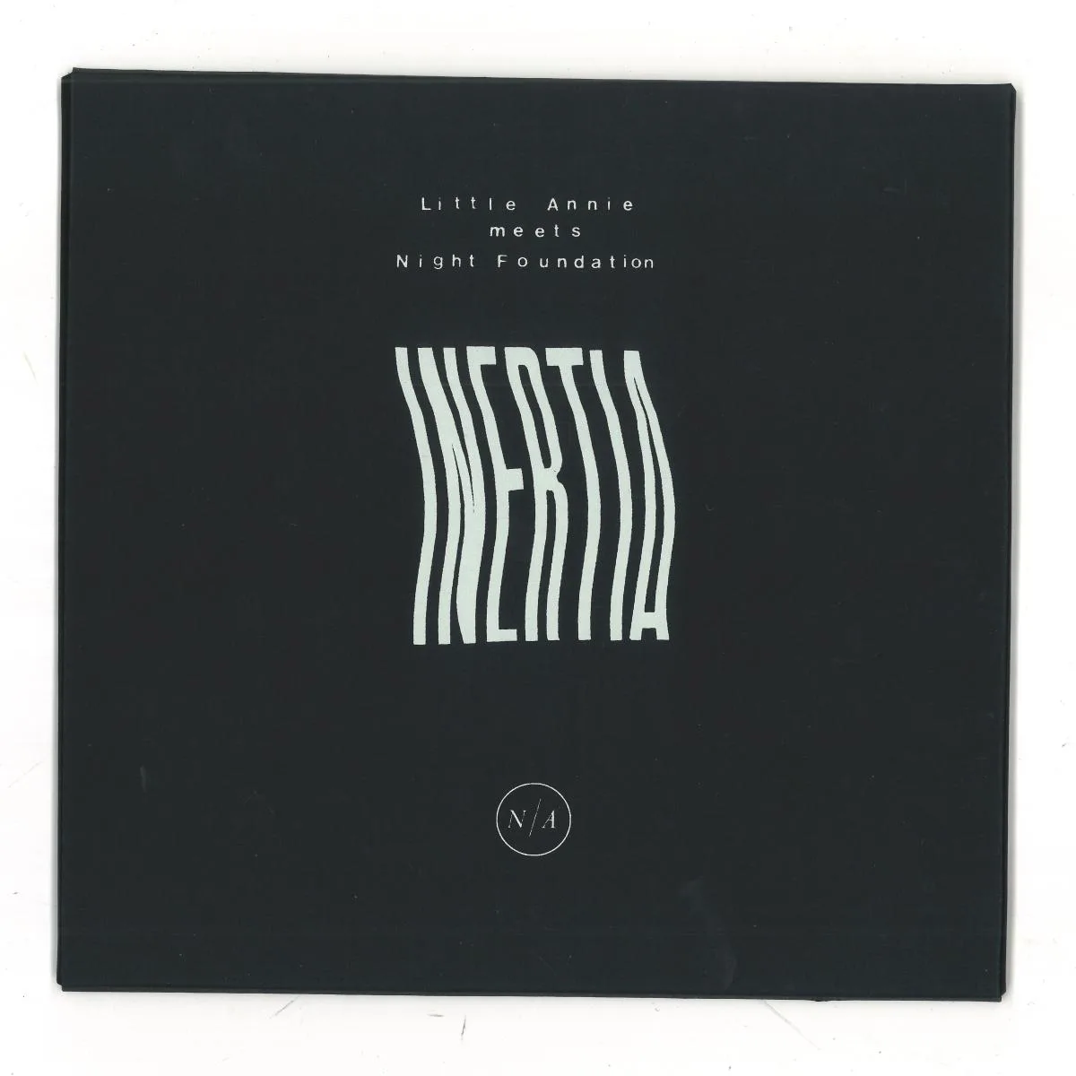 Обратная сторона обложки — Little Annie meets Night Foundation — Inertia (7")