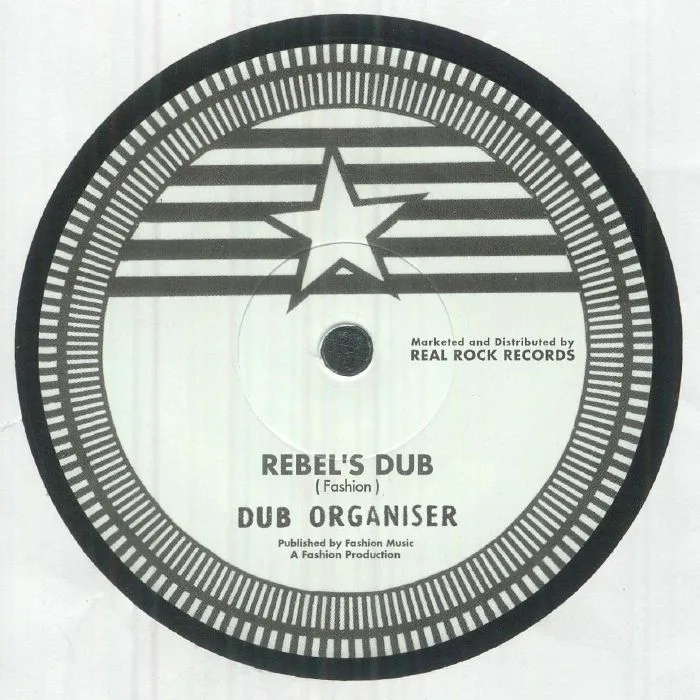 Обратная сторона обложки — Johnnie CLARKE / DUB ORGANISER — Young Rebel