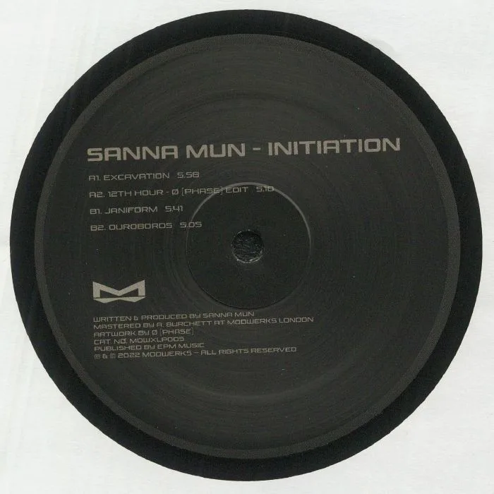 Back cover — SANNA MUN — Initiation