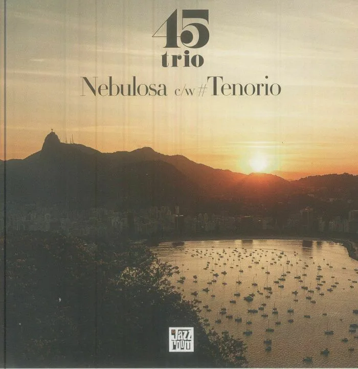 45 TRIO — Nebulosa (B-STOCK)