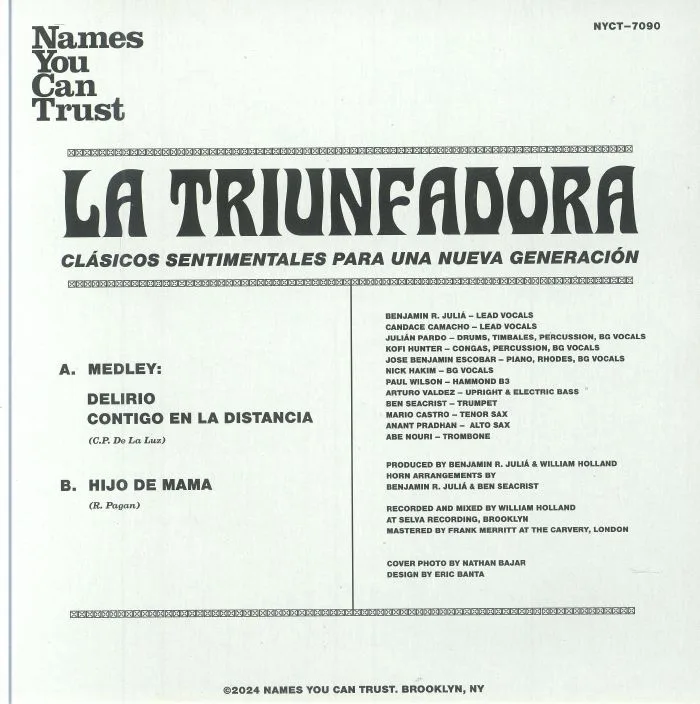 Back cover — LA TRIUNFADORA — Clasicos Sentimentales Para Una Nueva Generacion