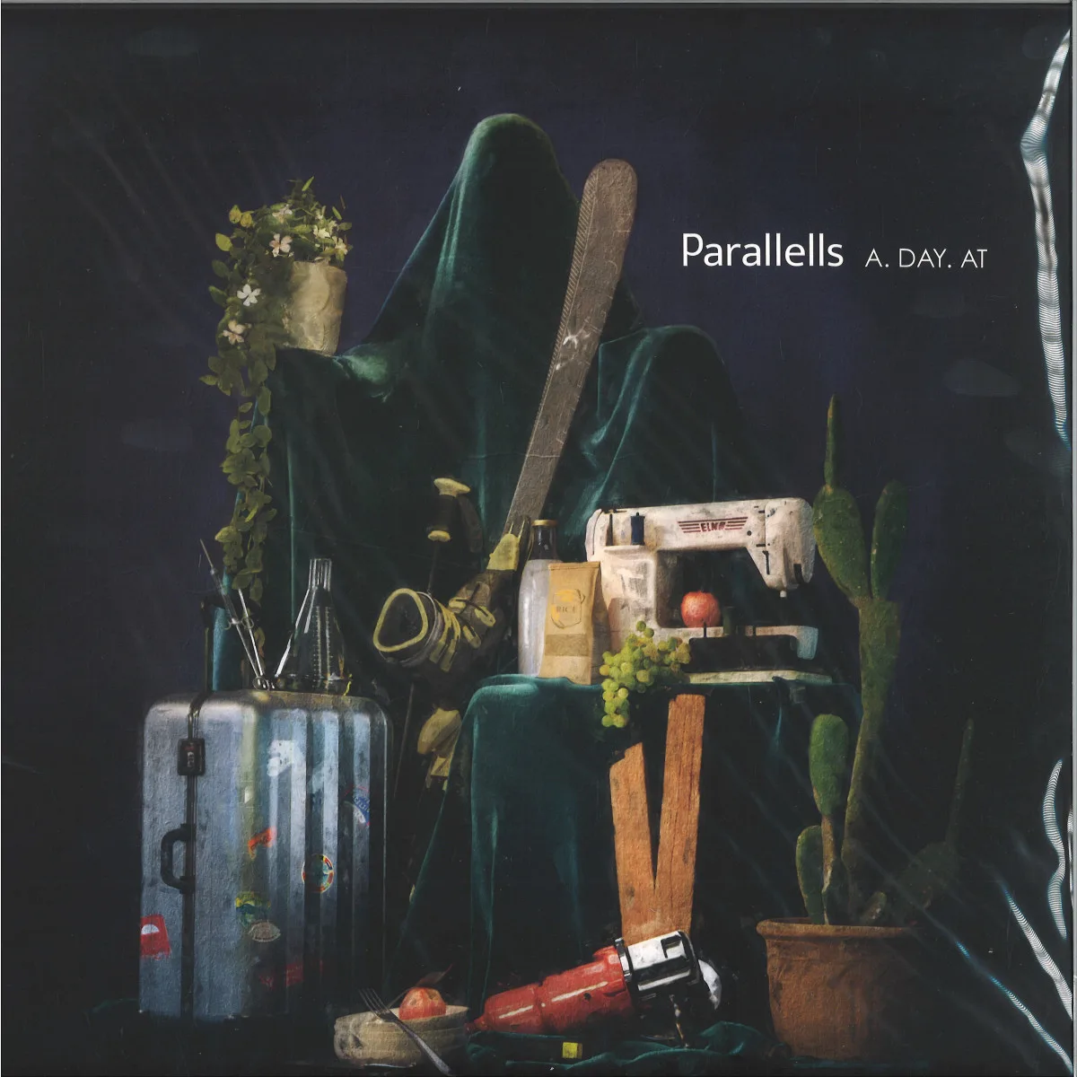 Лицевая сторона обложки — Parallelle — A DAY AT LP