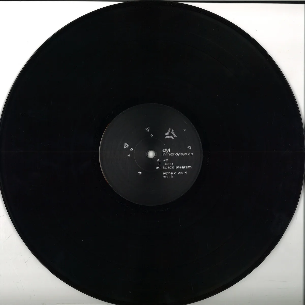 Dyl — INFINITE DYLAYS EP
