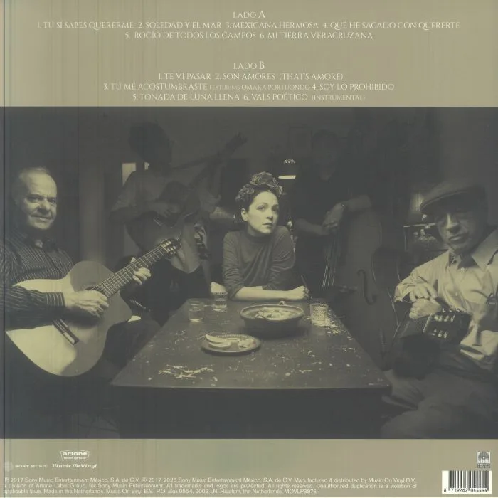 Обратная сторона обложки — Natalia LAFOURCADE — Musas Vol 1