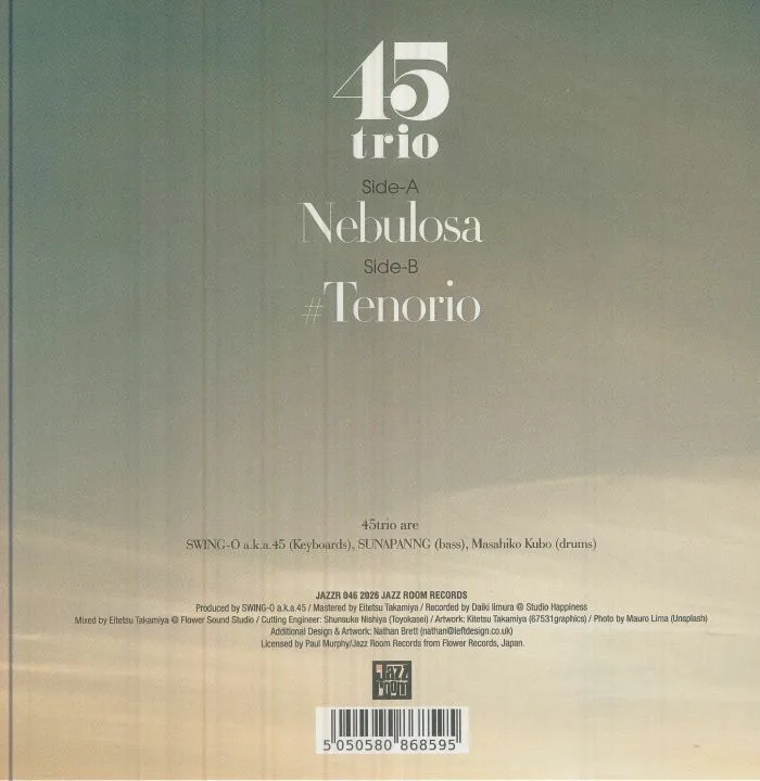 Back cover — 45 TRIO — Nebulosa