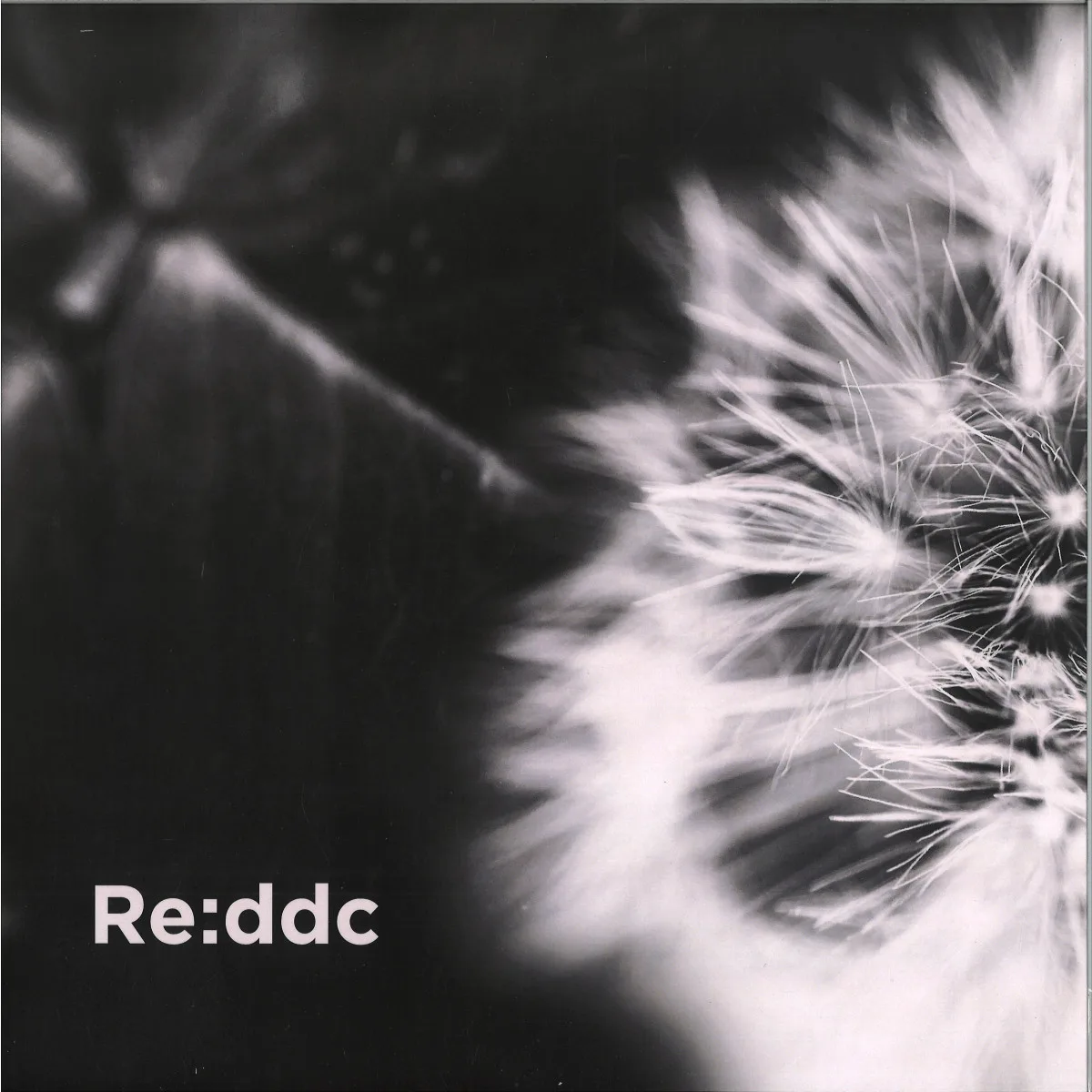 Front cover — Re:ddc — First Contact EP