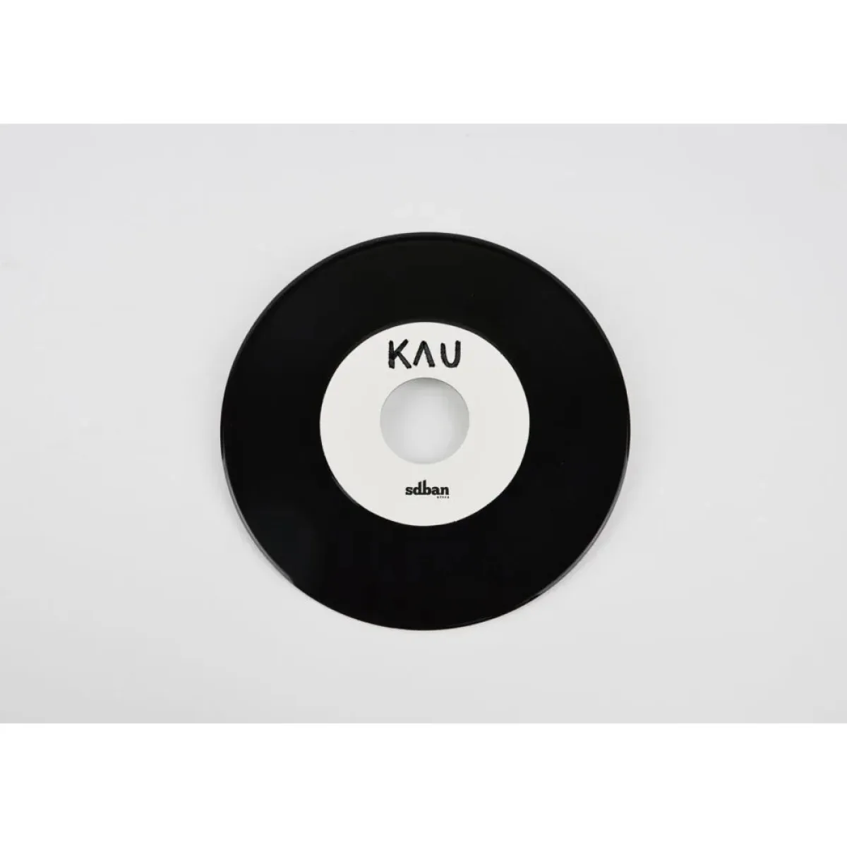 Лицевая сторона обложки — Kau — KAUGUMMI / MAD KAU