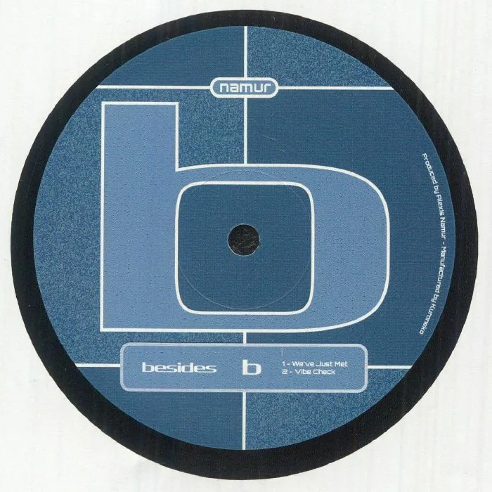 Лицевая сторона обложки — NAMUR — In Between EP