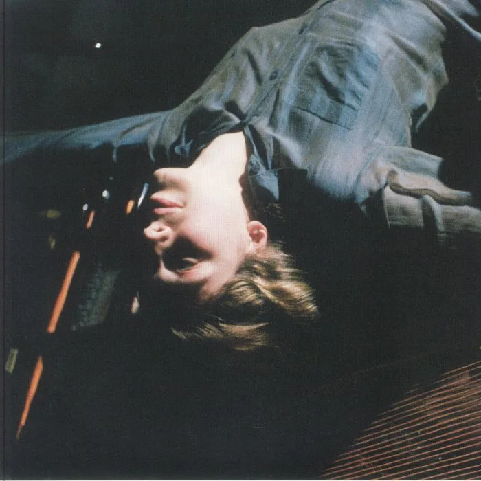 Лицевая сторона обложки — Eliana GLASS — E
