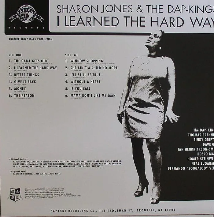 Обратная сторона обложки — Sharon JONES & THE DAP KINGS — I Learned The Hard Way