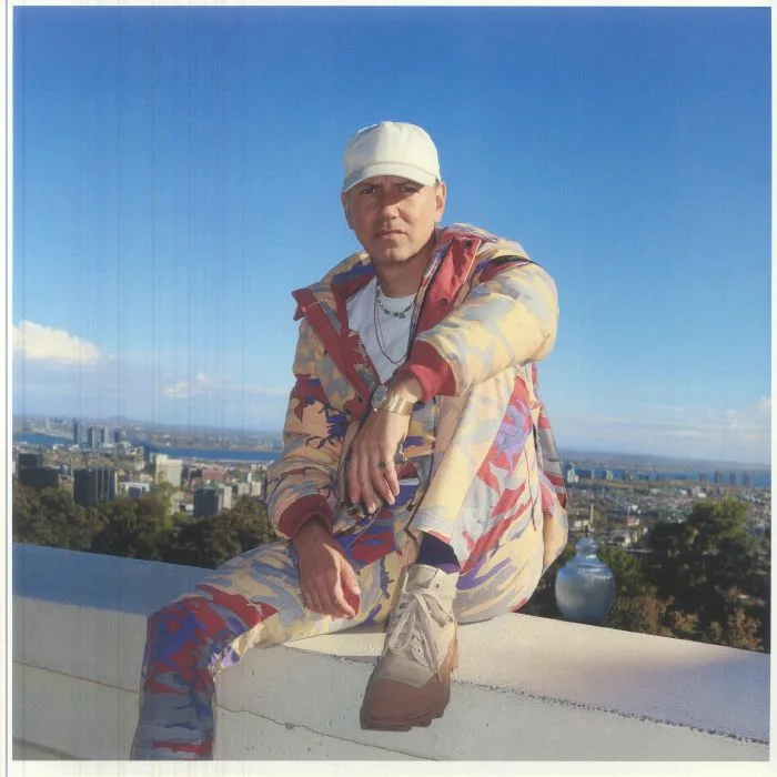 Front cover — TIGA — Hotlife