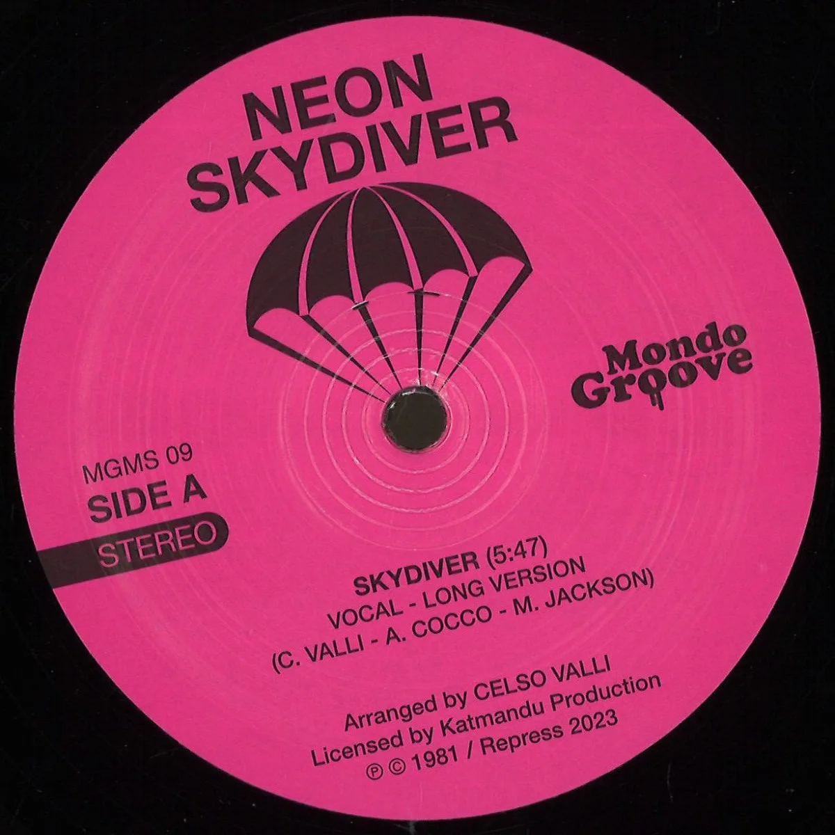 Front cover — Neon — SKYDIVER