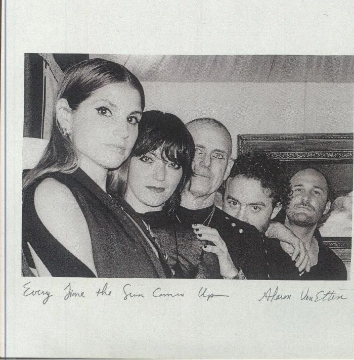 Sharon VAN ETTEN — Every Time The Sun Comes Up