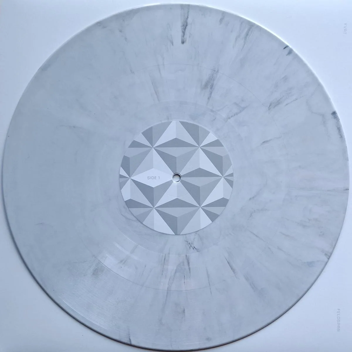 Обратная сторона обложки — YVAT — Feldspar