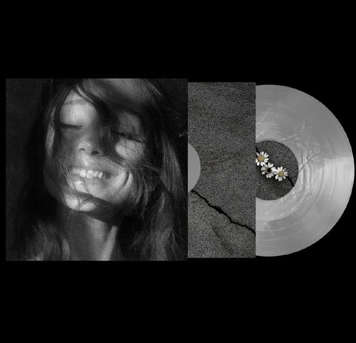 Ariana GRANDE — Petal
