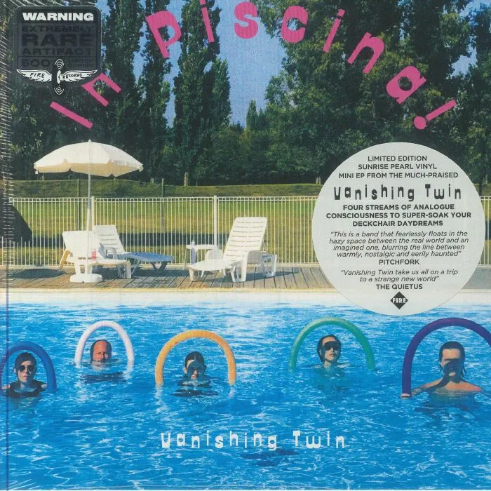 VANISHING TWIN — In Piscina