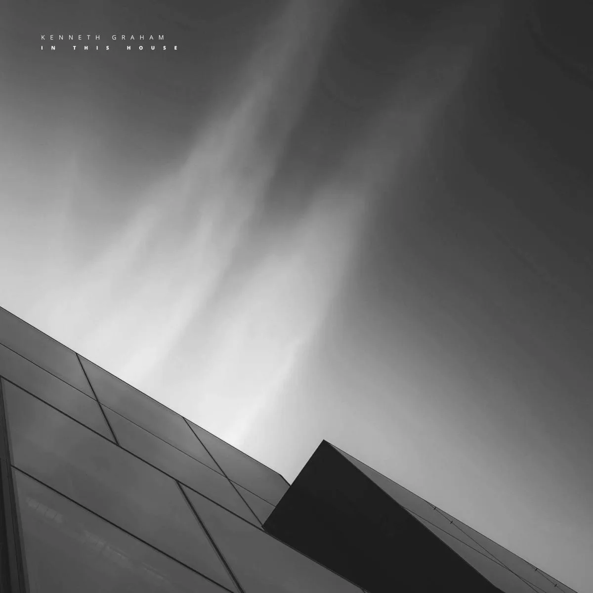 Лицевая сторона обложки — Kenneth Graham — In This House