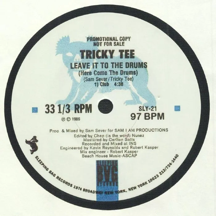 Обратная сторона обложки — TRICKY TEE — Johnny The Fox
