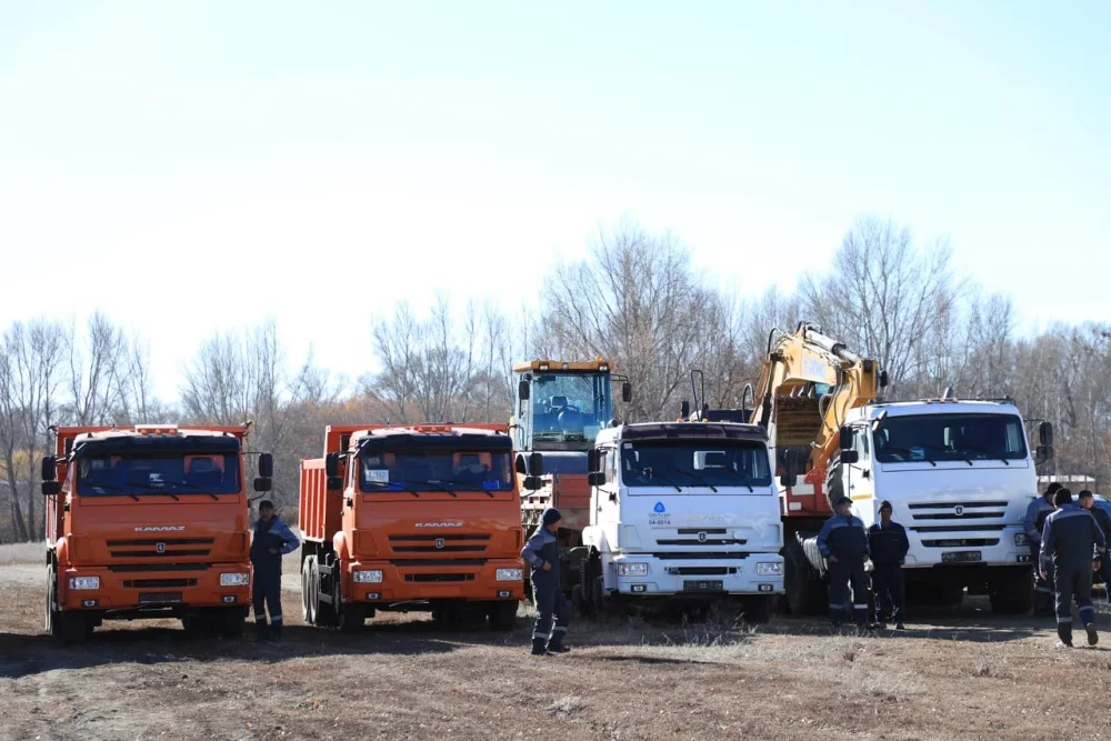 Ақтөбе облысының гидротехникалық құрылыстарына қызмет көрсететін жаңа техникалардың кілттері табысталды — Фотосурет 2