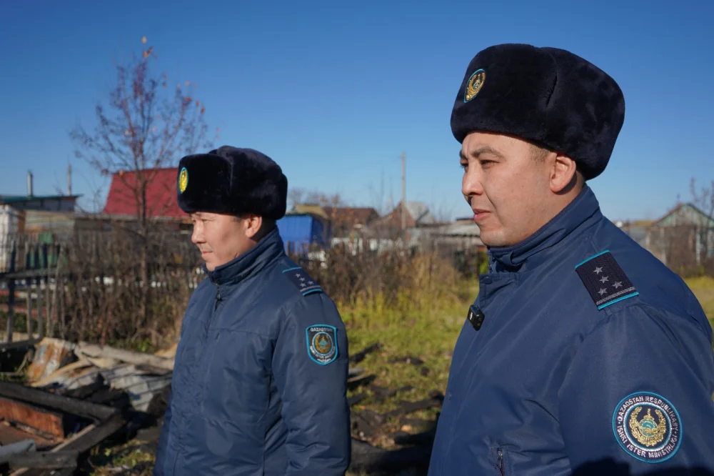 Петропавлда полицейлер өрттен мас күйдегі саяжай иесін құтқарды — Фотосурет 6