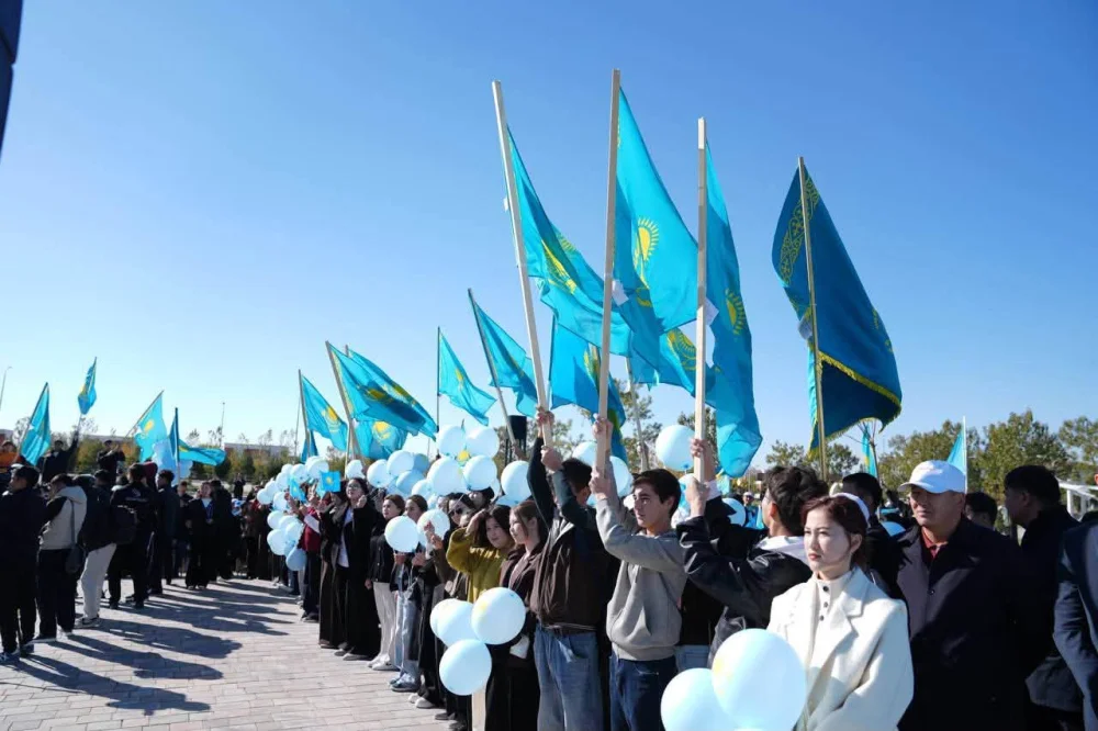 ТҮРКІСТАНДА КӨК ТУ КӨККЕ КӨТЕРІЛІП, КӨК БАЙРАҚҚА ҚҰРМЕТ КӨРСЕТІЛДІ — Фотосурет 13