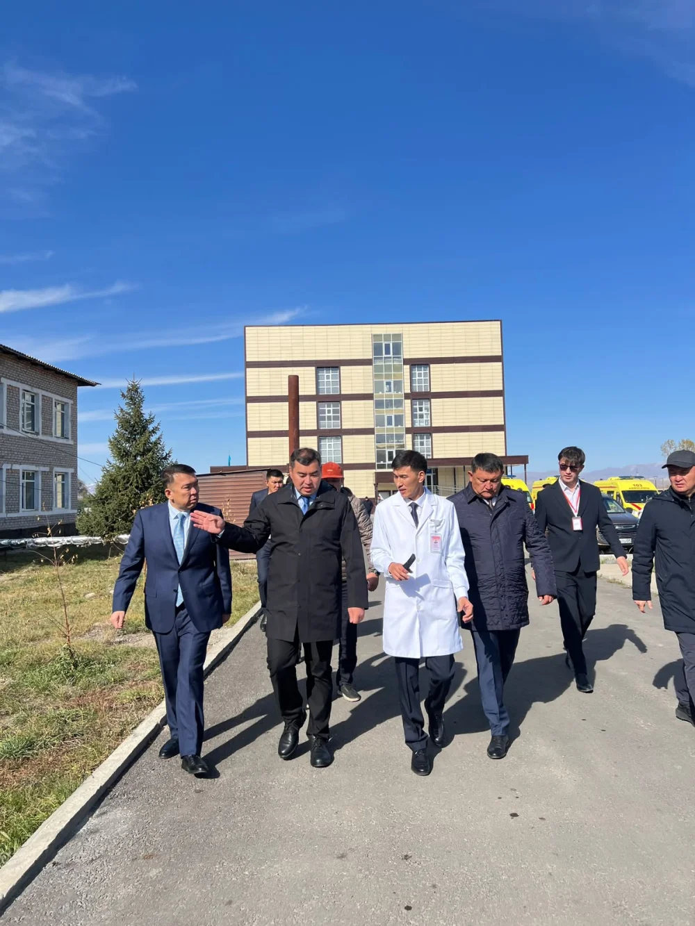 В селе Нарынкол Алматинской области открылась новая поликлиника — Фото 2