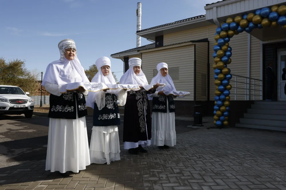В селе Нарынкол Алматинской области открыли современную поликлинику и ветеринарную лабораторию — Фото 10