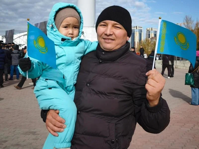 Қарағандыда Республика күніне орай Мемлекеттік Ту көтерілді