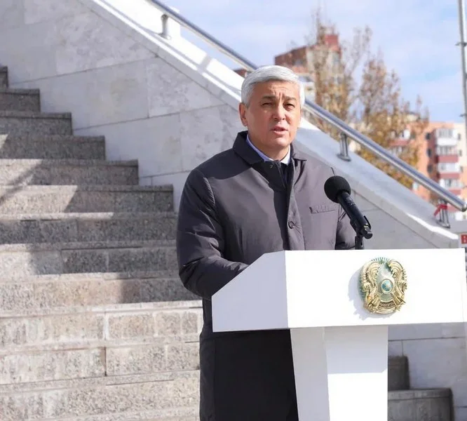 Қарағандыда Республика күніне орай Мемлекеттік Ту көтерілді