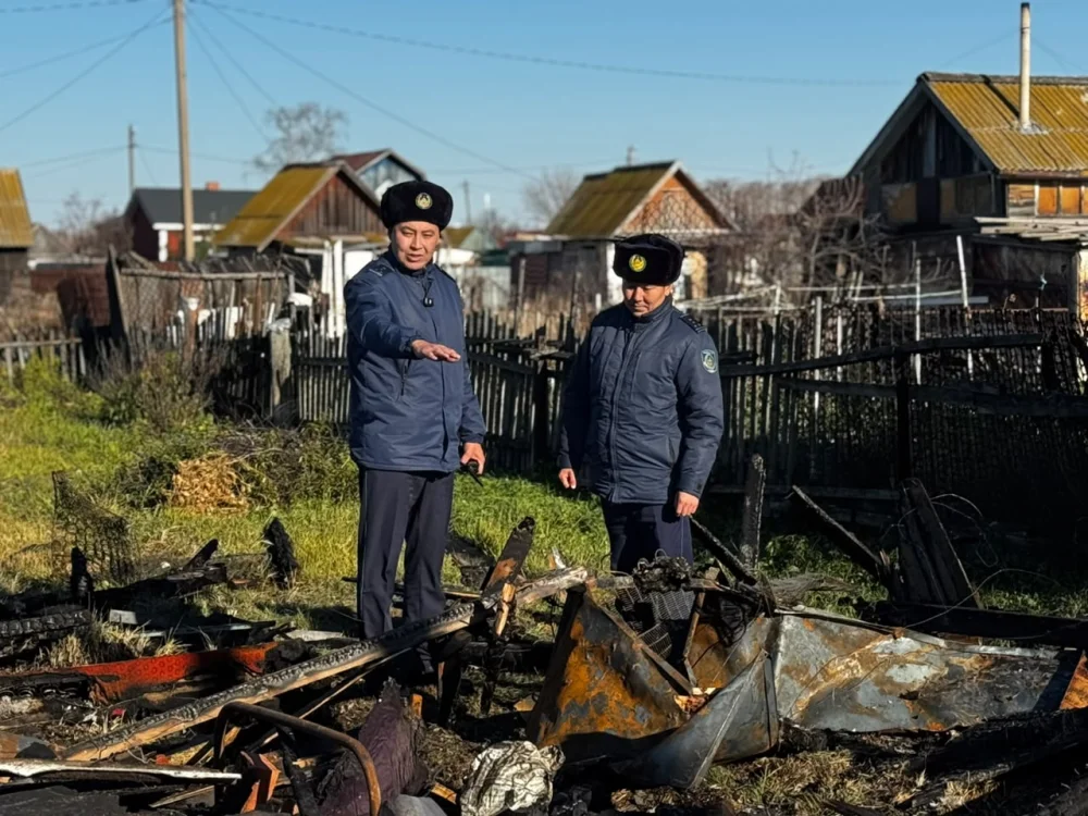 Петропавлда полицейлер өрттен мас күйдегі саяжай иесін құтқарды — Фотосурет 9