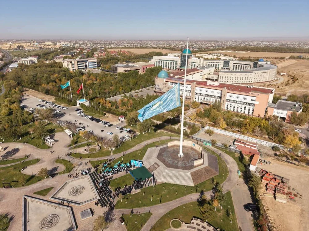 ТҮРКІСТАНДА КӨК ТУ КӨККЕ КӨТЕРІЛІП, КӨК БАЙРАҚҚА ҚҰРМЕТ КӨРСЕТІЛДІ — Фотосурет 2