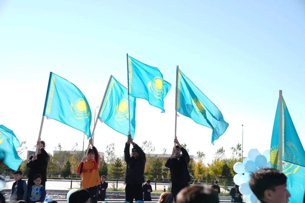 ТҮРКІСТАНДА КӨК ТУ КӨККЕ КӨТЕРІЛІП, КӨК БАЙРАҚҚА ҚҰРМЕТ КӨРСЕТІЛДІ — Фотосурет 18