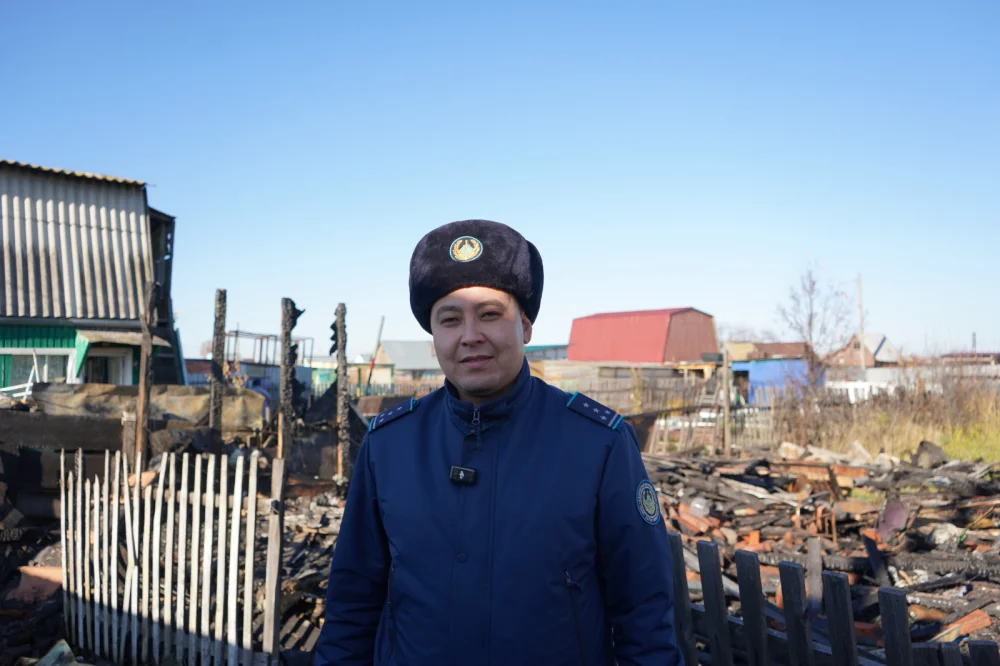 Петропавлда полицейлер өрттен мас күйдегі саяжай иесін құтқарды — Фотосурет 2