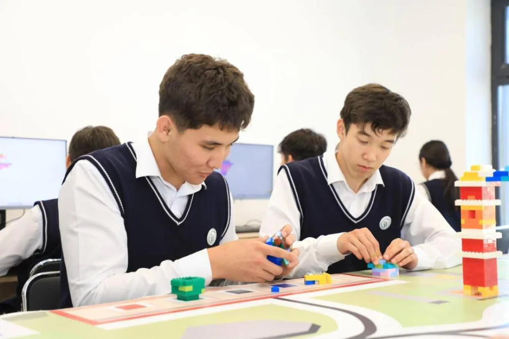 В Актобе открылся AQTOBE IT HUB, где можно бесплатно осваивать современные IT-технологии — Фото 4