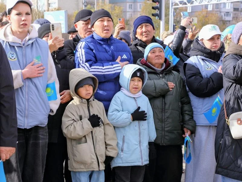 Қарағандыда Республика күніне орай Мемлекеттік Ту көтерілді