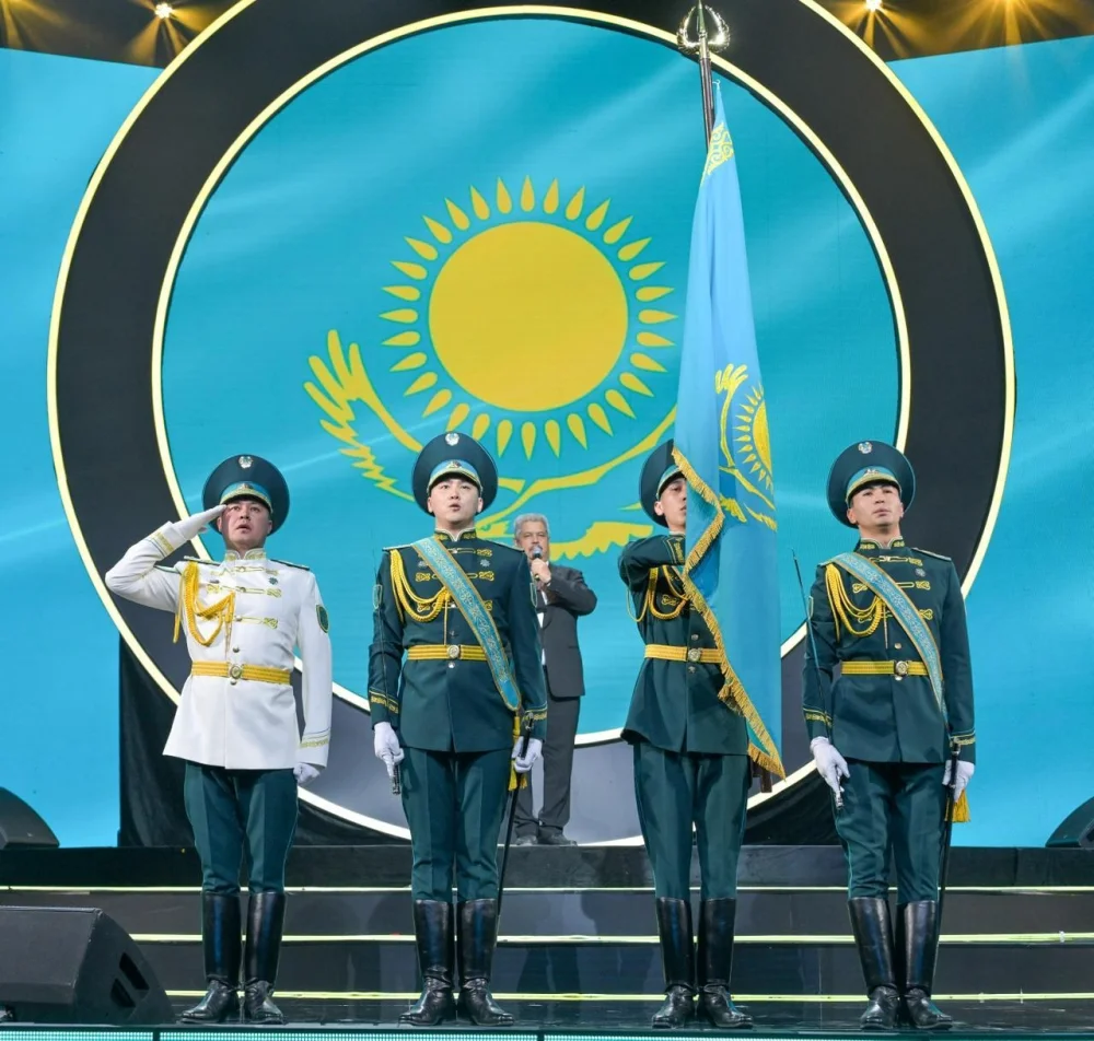Алматыда Республика күніне орай мың жас флешмобқа қатысты — Фотосурет 5