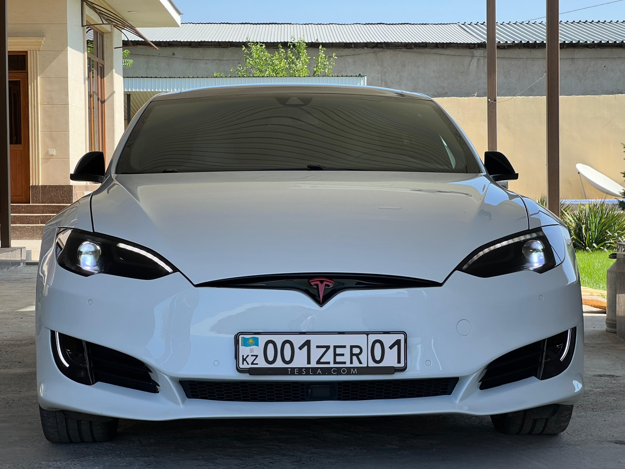 Tesla Model S, 2016