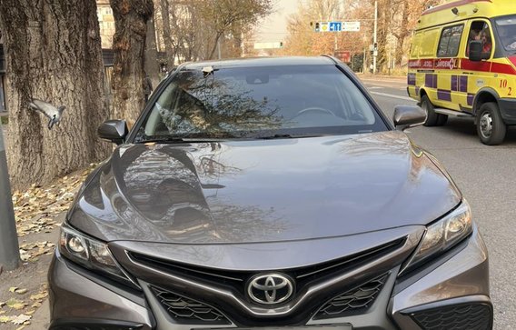 Toyota Camry 2021