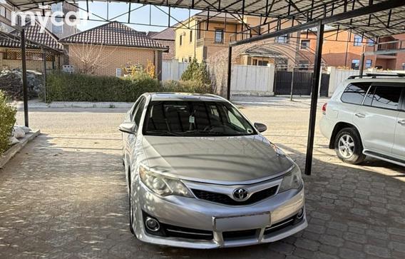Toyota Camry 2014