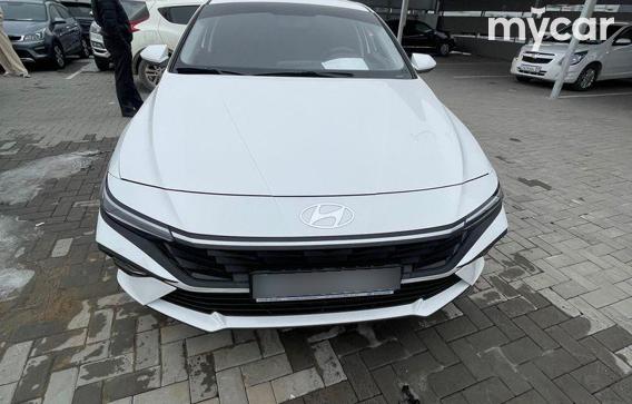 Hyundai Elantra 2024