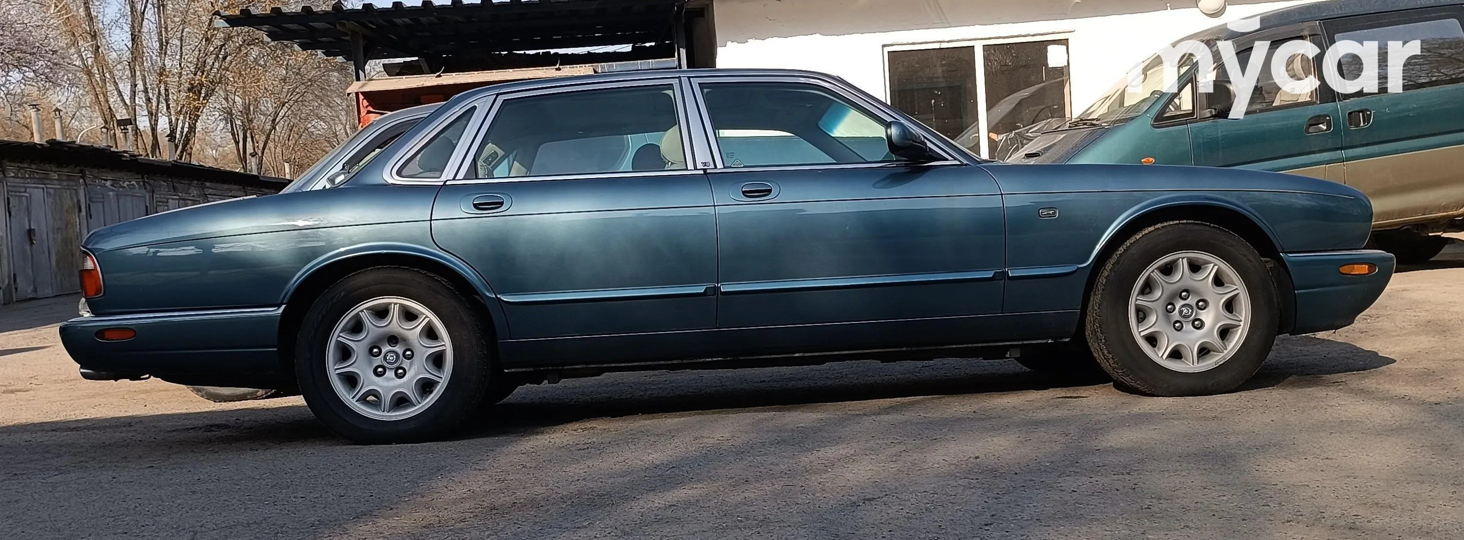 Jaguar XJ, 1999