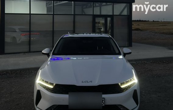 Kia K5 2025