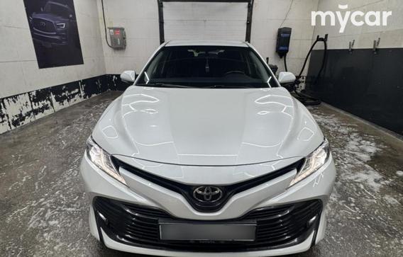 Toyota Camry 2019
