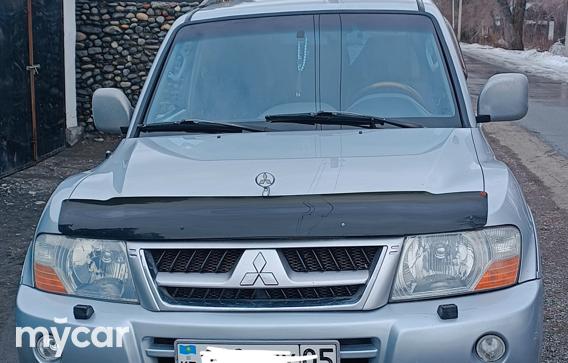 Mitsubishi Pajero 2003
