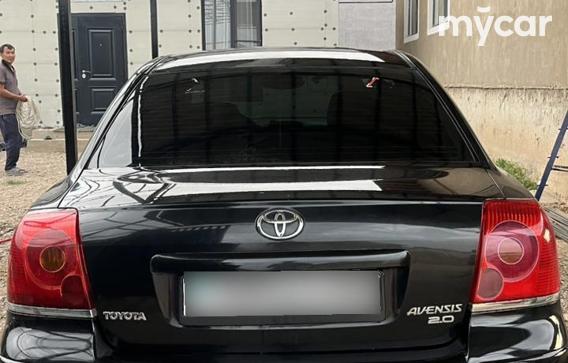 Toyota Avensis 2004