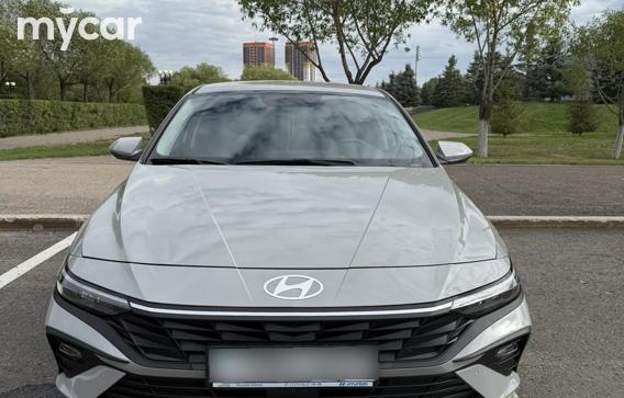 Hyundai Elantra 2024